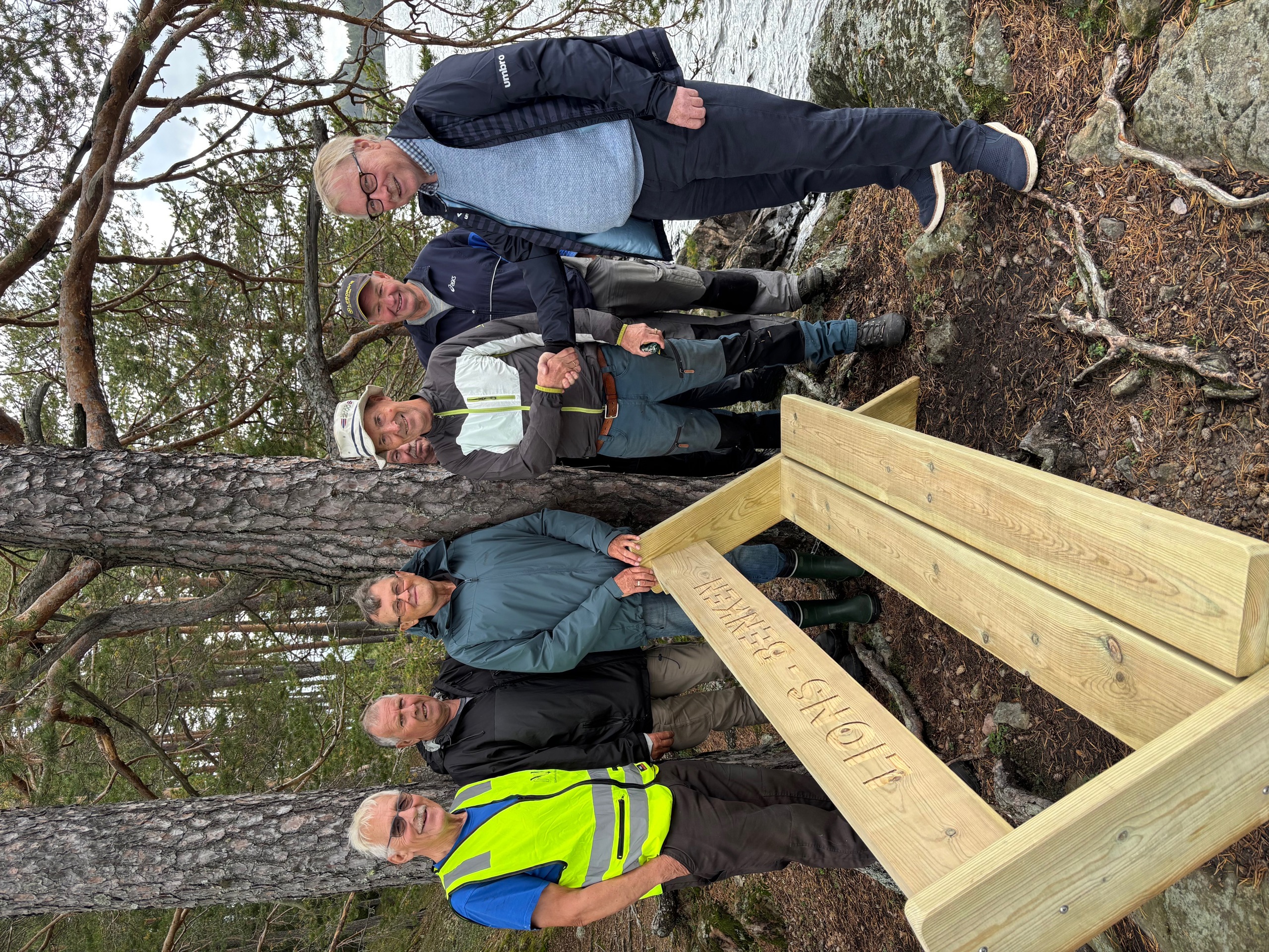 Lions-benken er på plass ved Mjøsa!